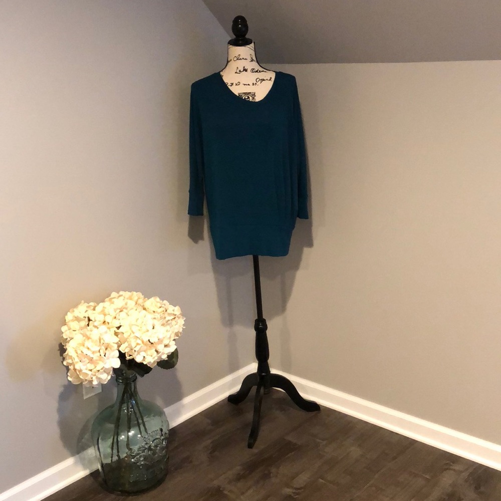 NWOT Teal shirt with 3/4 length sleeves